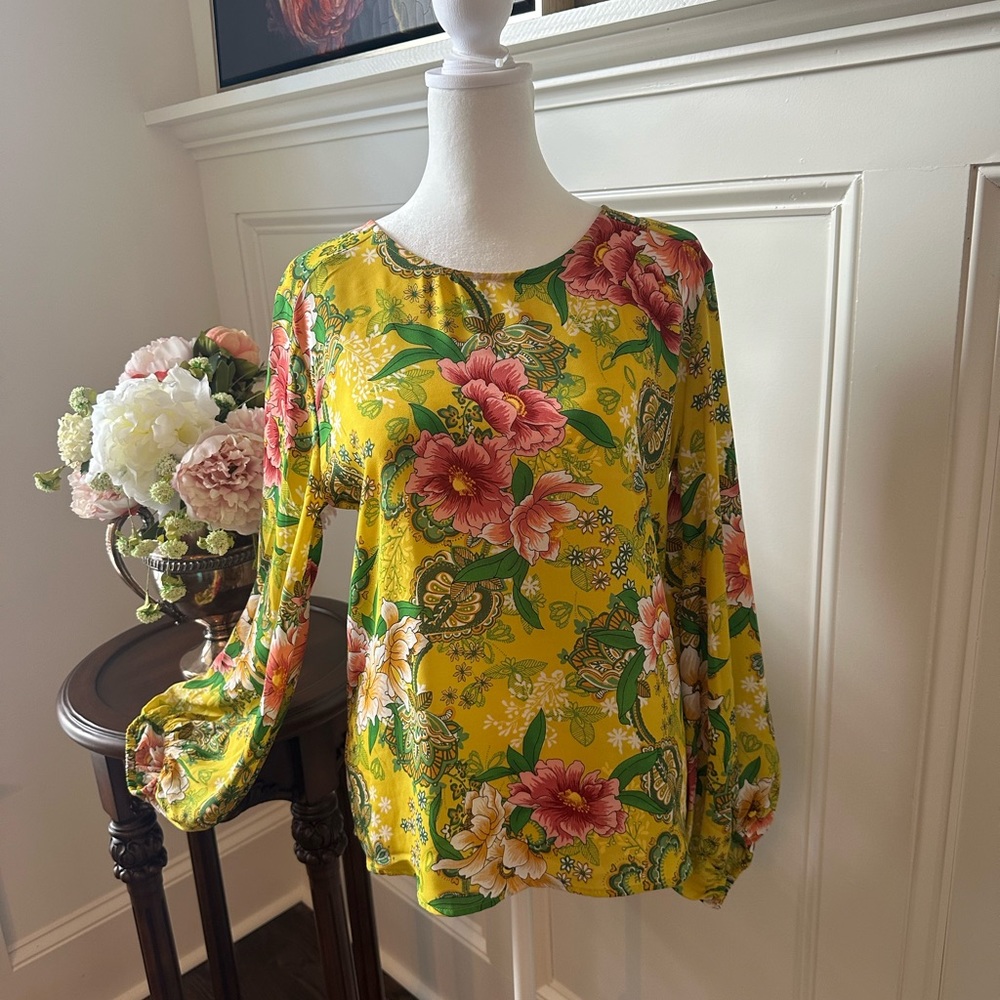 Loft, sz Med, beautiful botanic print blouse, long slv.  Excellent condition.
